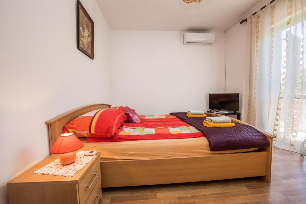 Two Bed Rooms Fortuna Near The Beach Poreč Exteriör bild