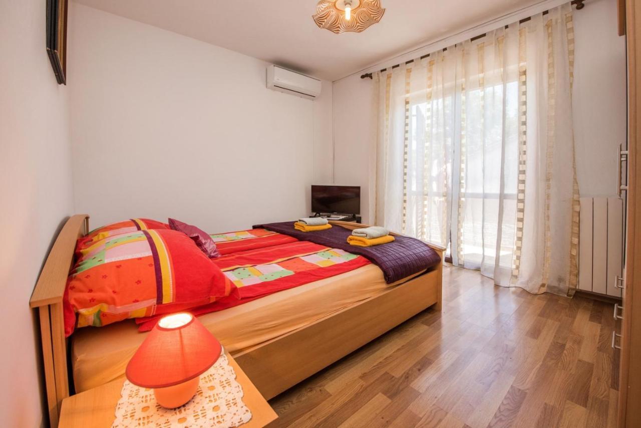 Two Bed Rooms Fortuna Near The Beach Poreč Exteriör bild