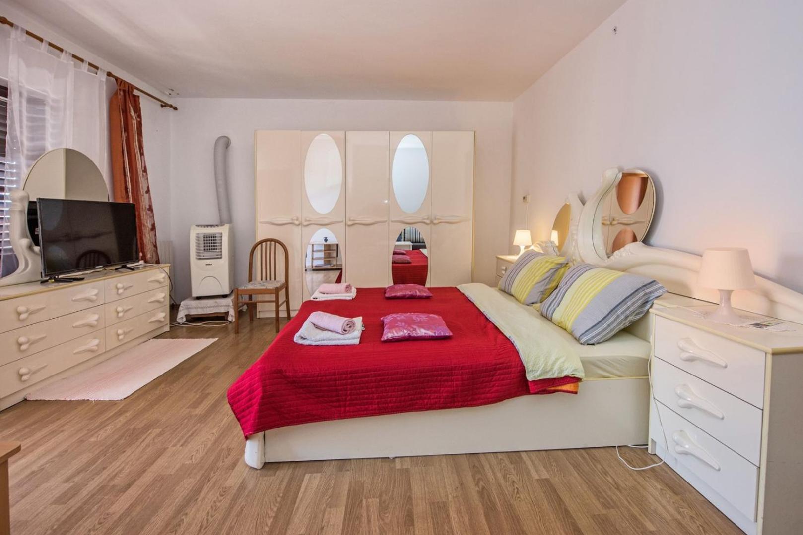 Two Bed Rooms Fortuna Near The Beach Poreč Exteriör bild