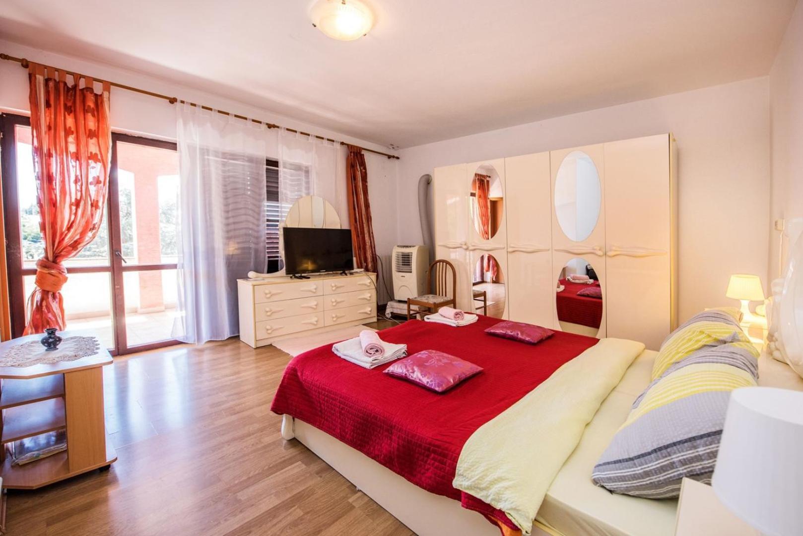 Two Bed Rooms Fortuna Near The Beach Poreč Exteriör bild