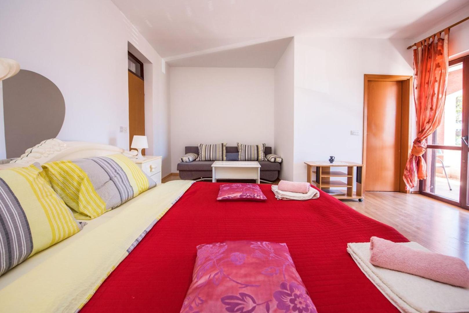 Two Bed Rooms Fortuna Near The Beach Poreč Exteriör bild