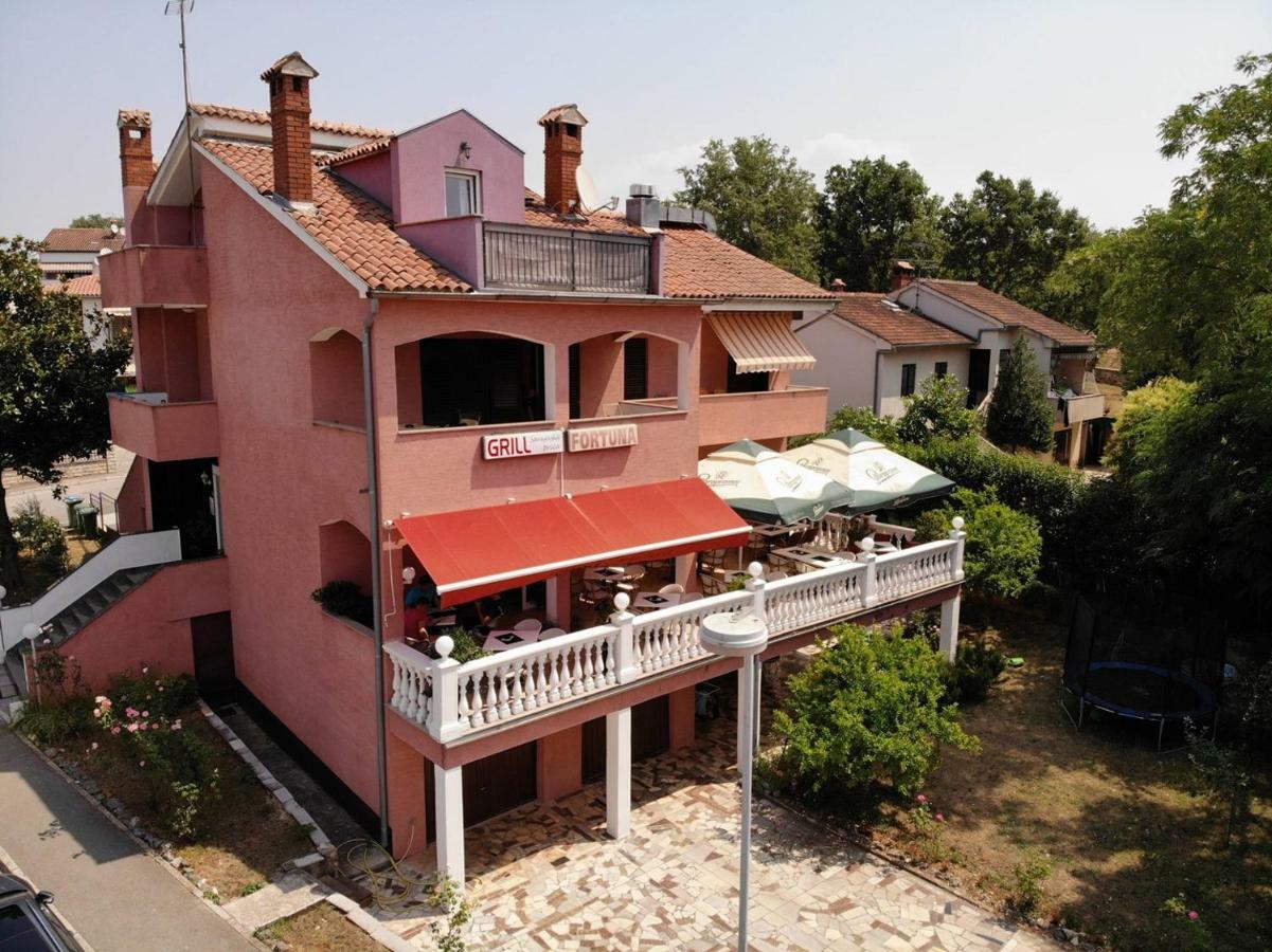 Two Bed Rooms Fortuna Near The Beach Poreč Exteriör bild