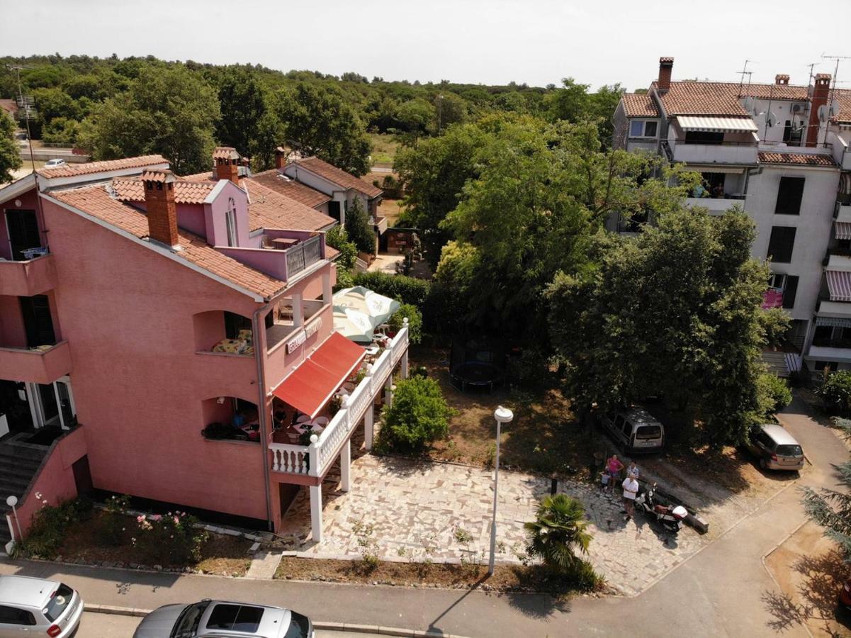 Two Bed Rooms Fortuna Near The Beach Poreč Exteriör bild